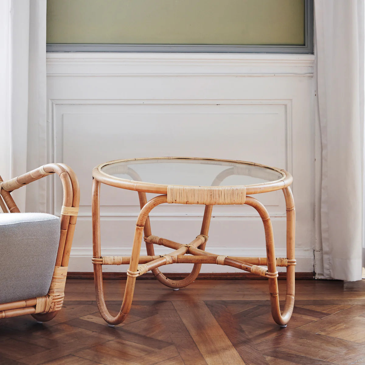 Breeze Table