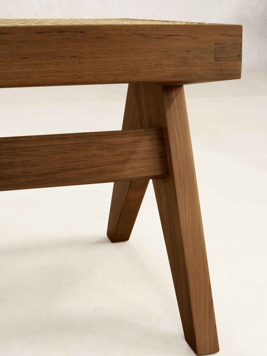 Iris Bench