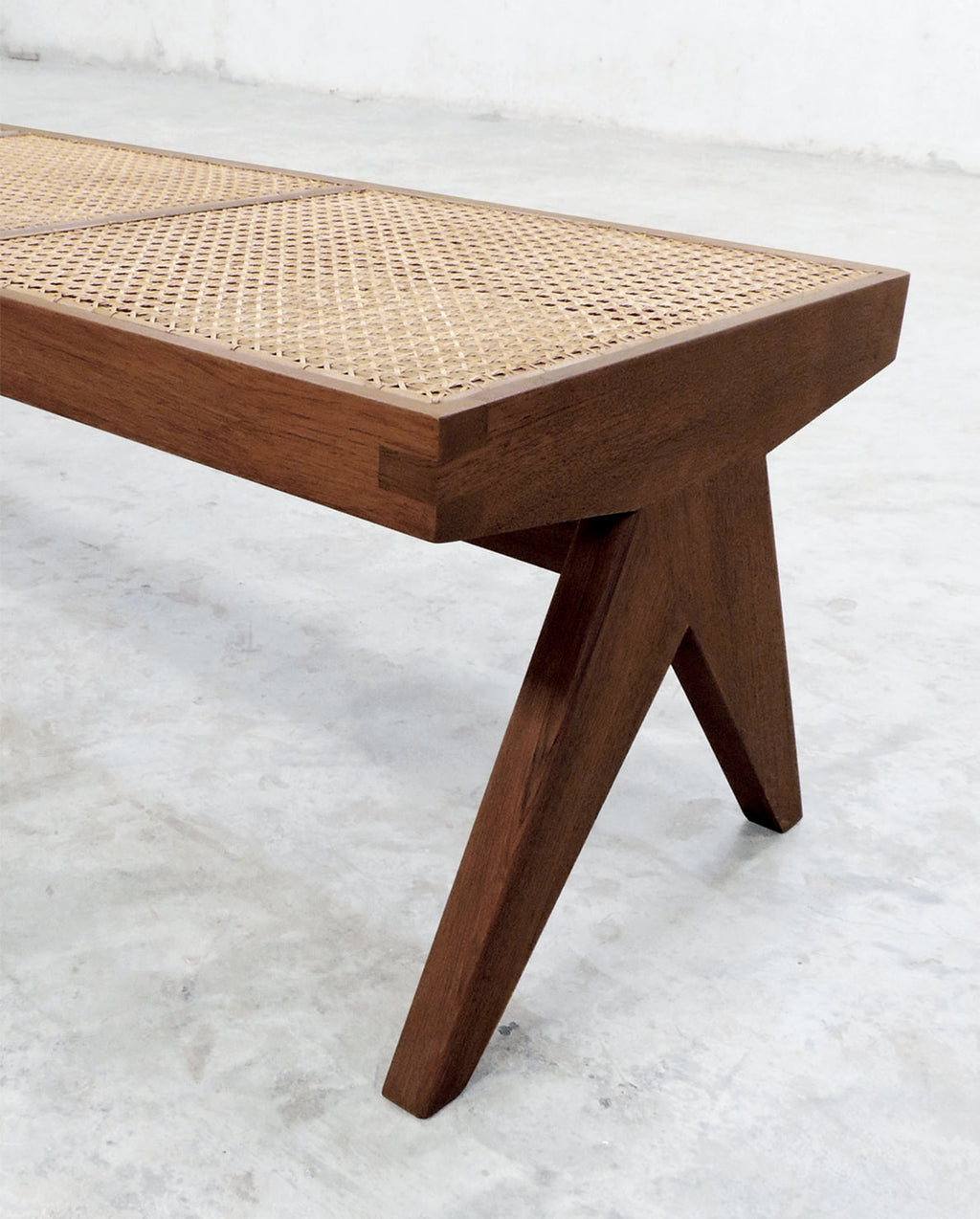 Iris Bench